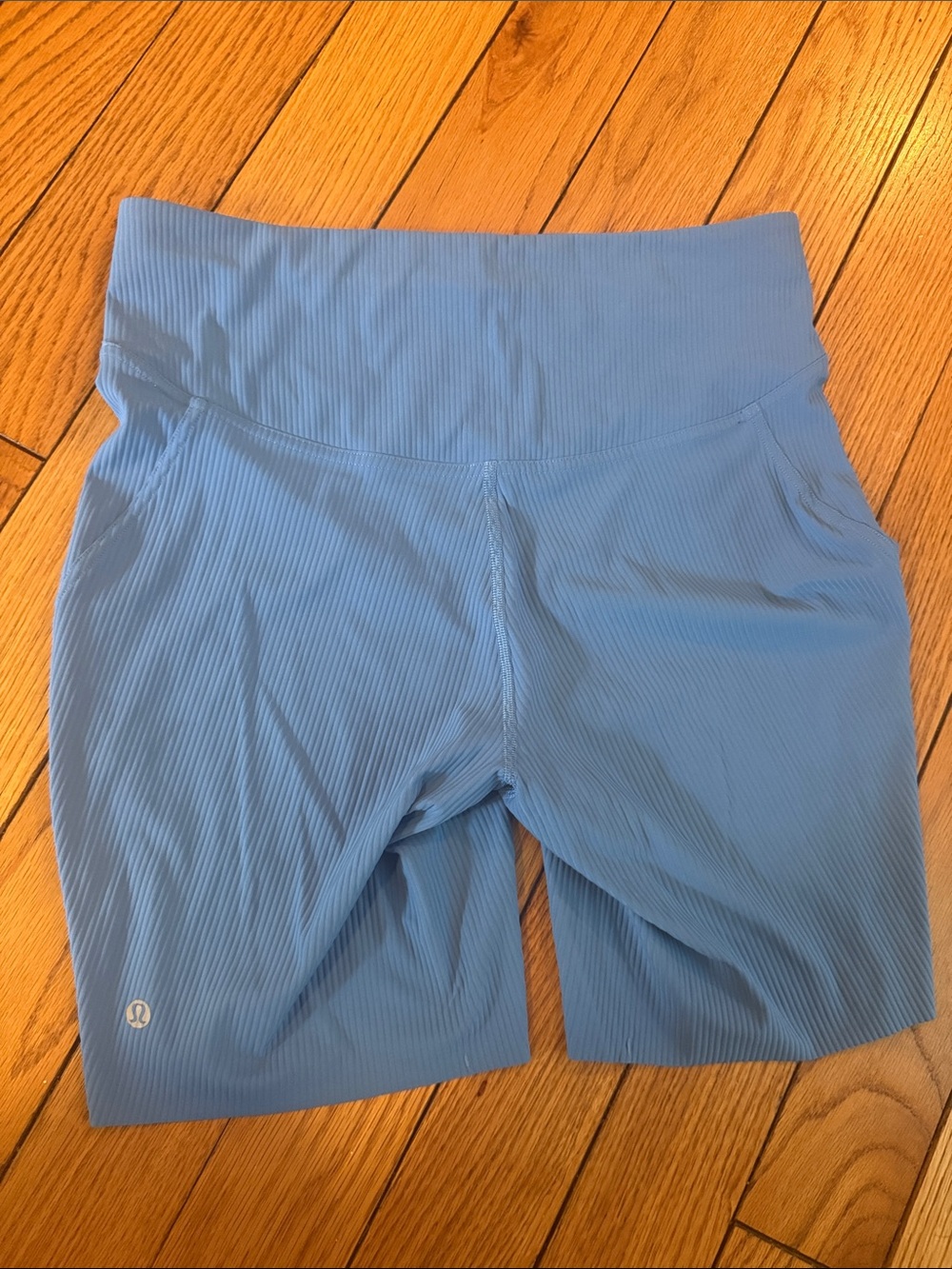 Lululemon 8 Inch Ribbed Biker Shorts - Picture 2 of 4